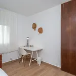 With A Garden, Close To Apartamento Carcavelos (Lisbon)