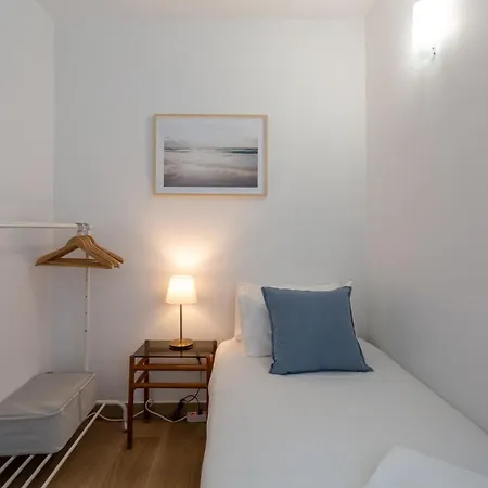 Διαμέρισμα Apartment With A Garden, Close To Carcavelos Beach *