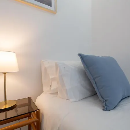 Apartment With A Garden, Close To Carcavelos (Lisbon)