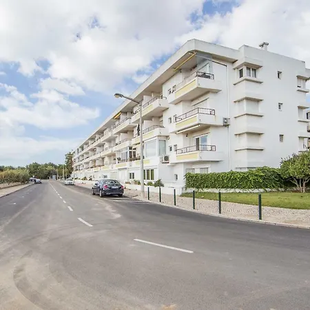 Διαμέρισμα Apartment With A Garden, Close To Carcavelos Beach