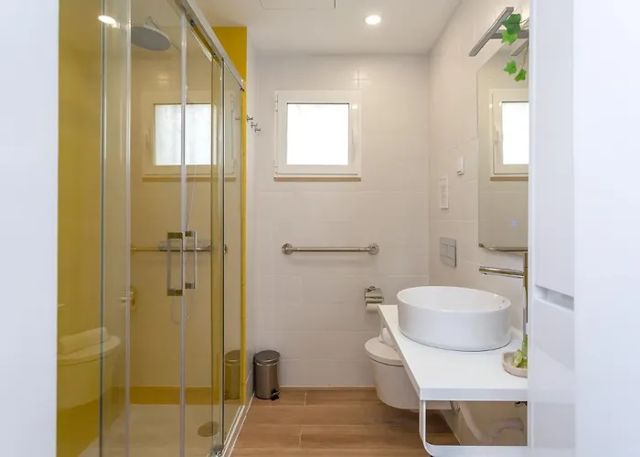Apartment With A Garden, Close To Carcavelos Beach Carcavelos (Lisbon)